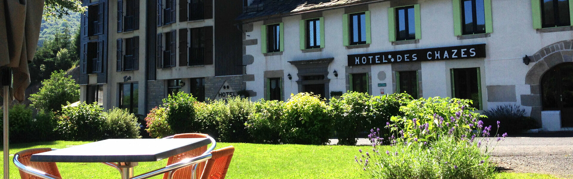 HOTEL DES CHAZES à Saint-Jacques-des-Blats - 3 étoiles
